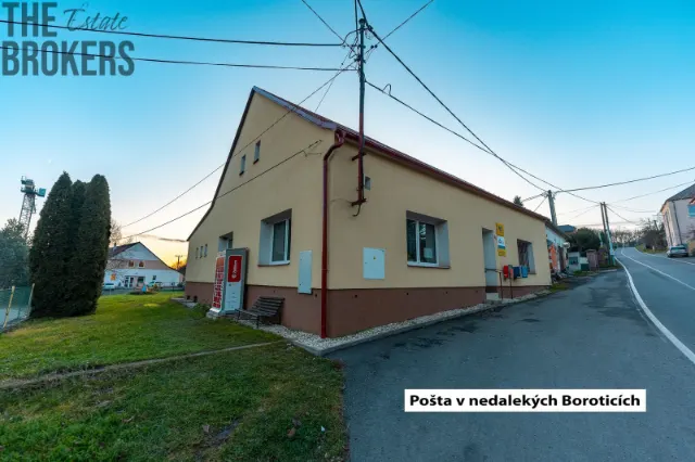 Pošta v nedaleké obci